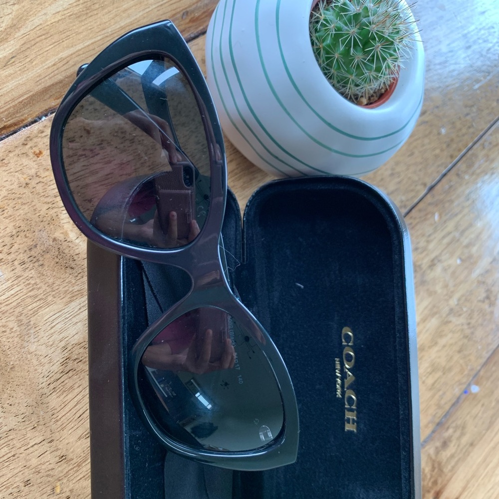 Coach women sunglasses - Picture 2 of 8